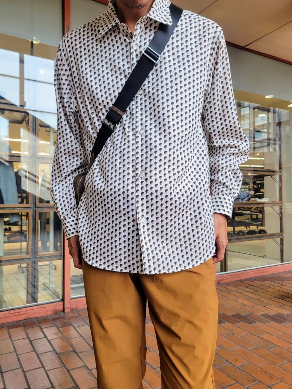 piroyaさんの「TAKEO KIKUCHI｜ボーラーハット柄 長袖シャツ」を使ったコーディネート