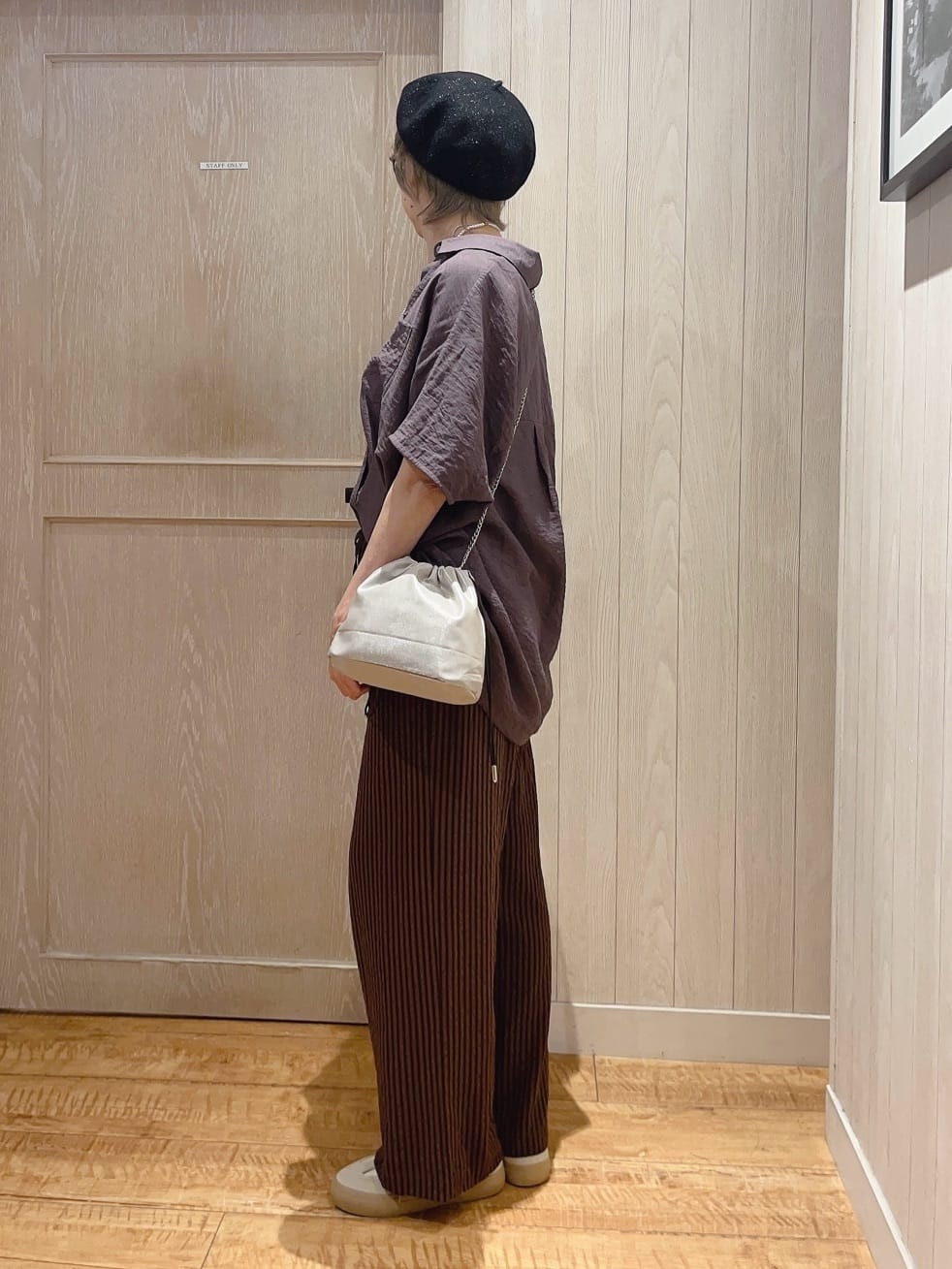 ハリーさんの「SHOO･LA･RUE｜ラメ入りバスクベレー」を使ったコーディネート