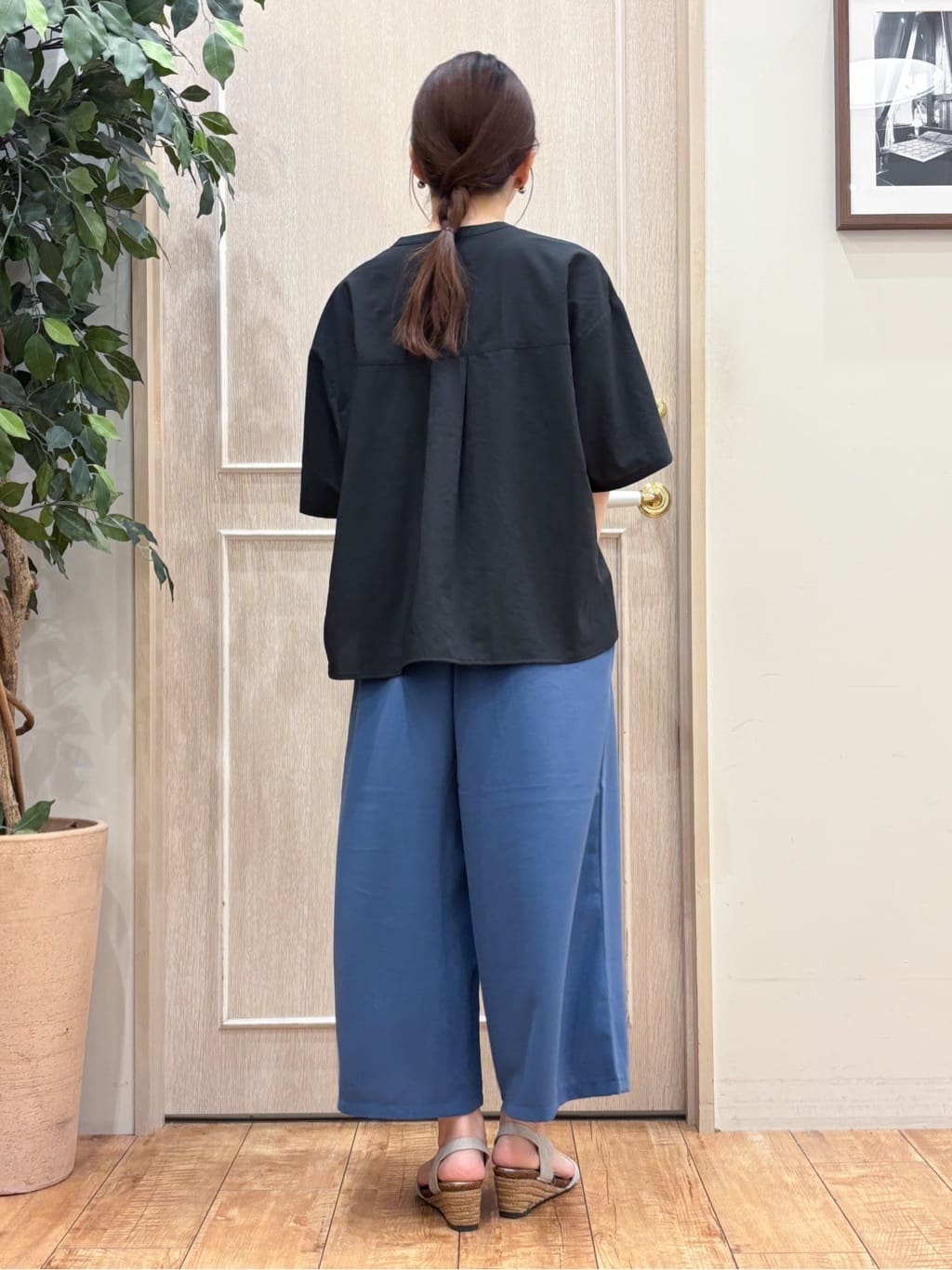 なみさんの「SHOO･LA･RUE｜【セットアップ可/ひんやり】下半身カバーにも タックスカーチョ」を使ったコーディネート