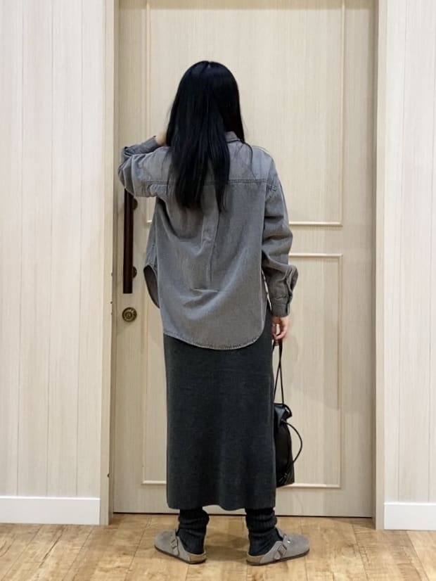 ERIさんの「SHOO･LA･RUE｜【S-LL】大人のカジュアルコーデに こなれデニムシャツ」を使ったコーディネート