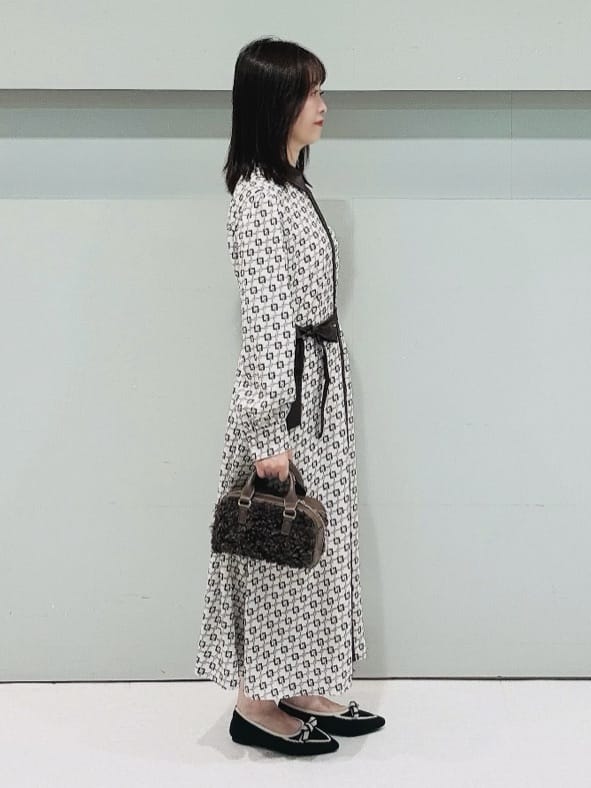 makiさんの「UNTITLED｜【ウエストリボン/前開きボタン/レトロモダン】チェーン柄フレアワンピース」を使ったコーディネート
