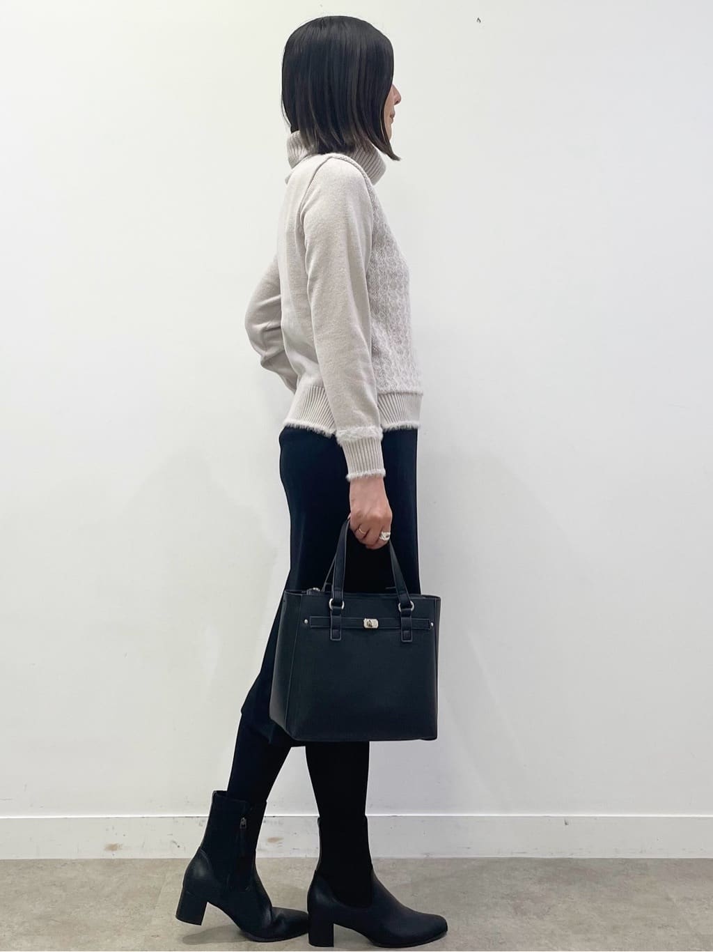 あやたかさんの「Reflect｜【ほんのりラメ感◎】ふわふわフェザーヤーンハイネックニット」を使ったコーディネート