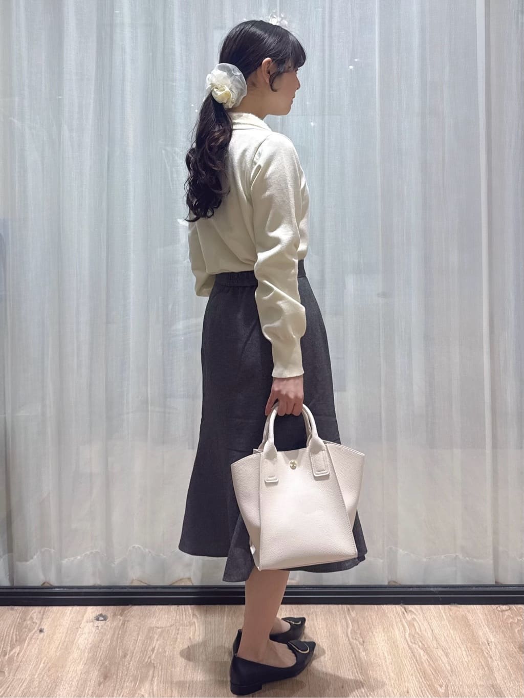 ぞうげさんの「OPAQUE.CLIP｜カルゼツイードアシメフレアスカート【洗濯機OK／防シワ／イージーアイロン／抗ピル】」を使ったコーディネート
