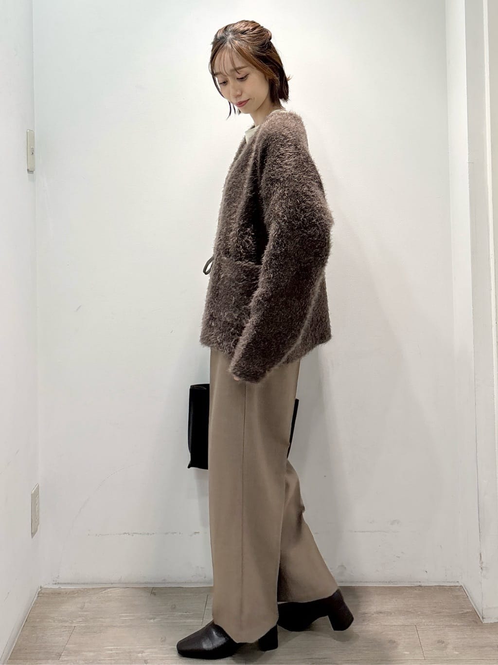 ぶまりんさんの「OPAQUE.CLIP｜ロングロゴTシャツ【洗濯機OK】」を使ったコーディネート