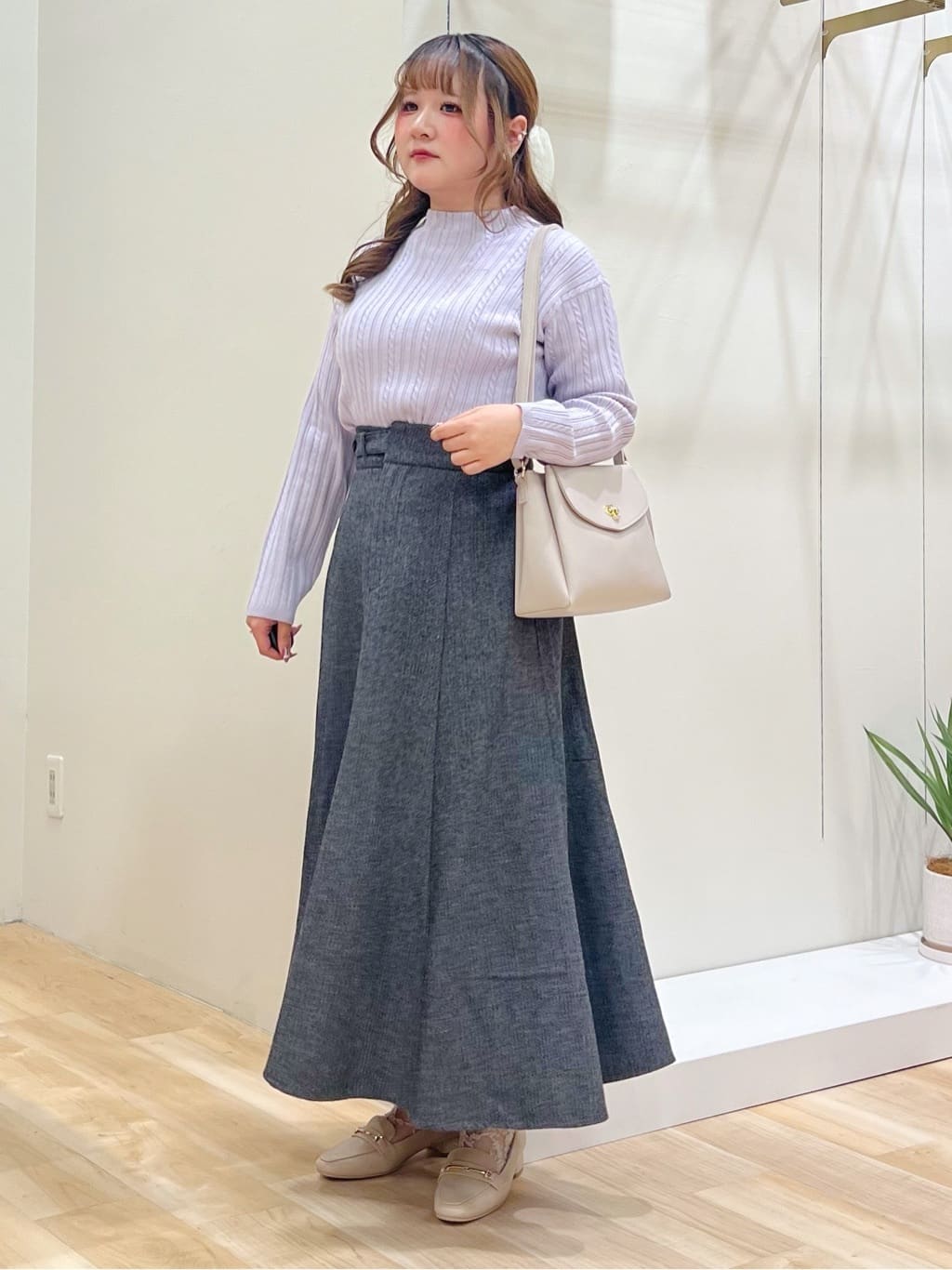 みことさんの「grove｜【毛玉軽減／洗える】クロップドミニケーブルニット」を使ったコーディネート