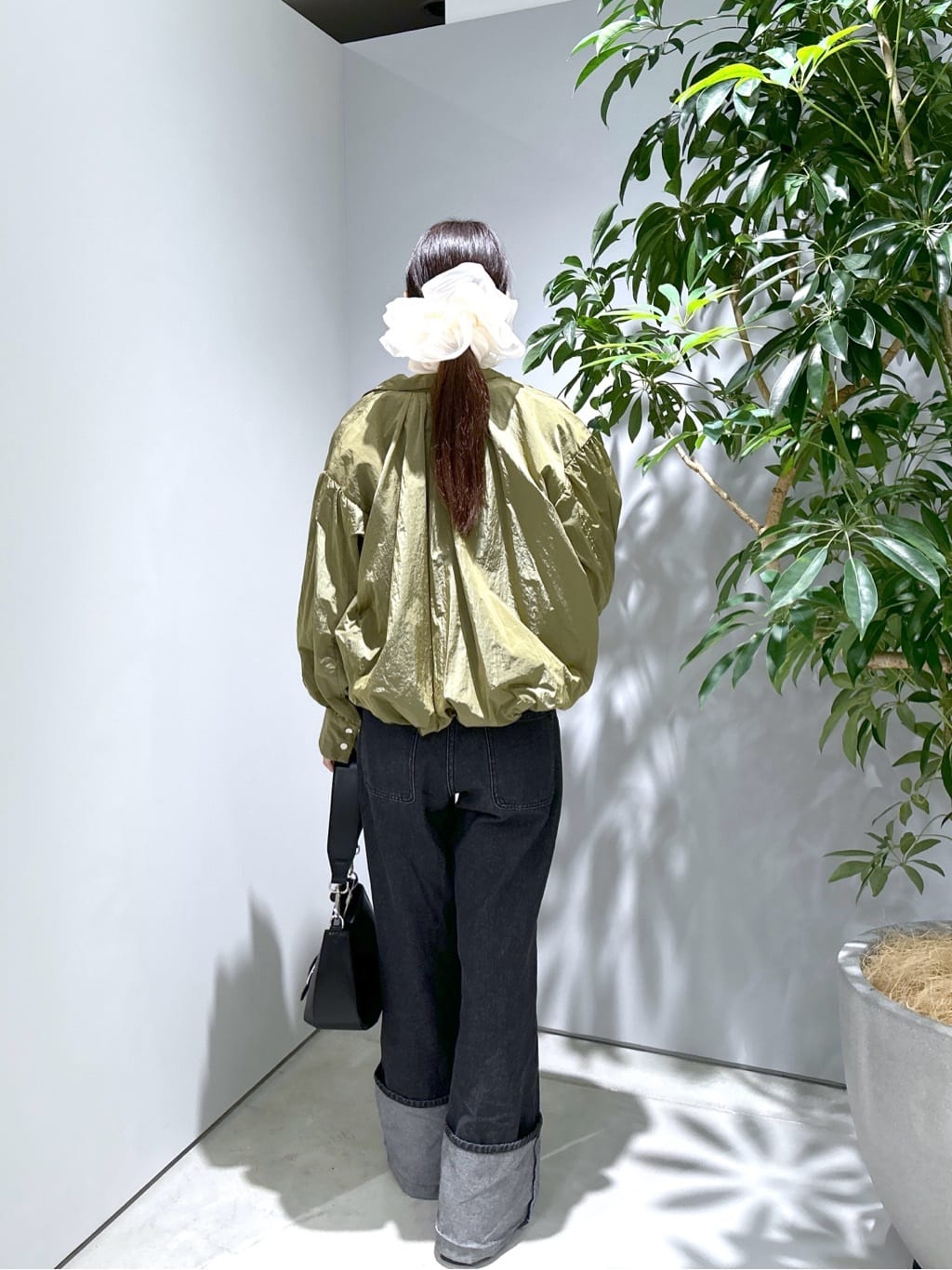 Renoさんの「INDIVI｜ドレープクロップドカットソー」を使ったコーディネート
