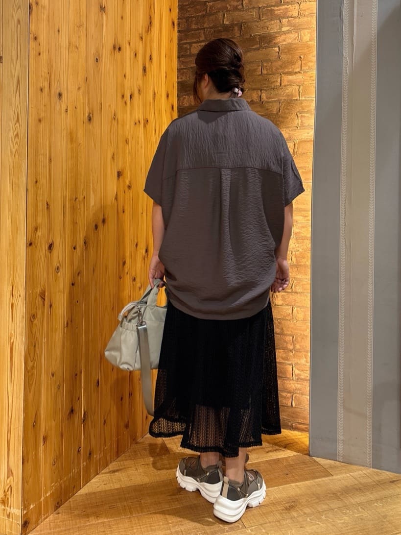 ゆかぴさんの「SHOO･LA･RUE｜【洗える/S-LL/5分袖】1枚でも羽織としても。さらさらドレープシャツ」を使ったコーディネート