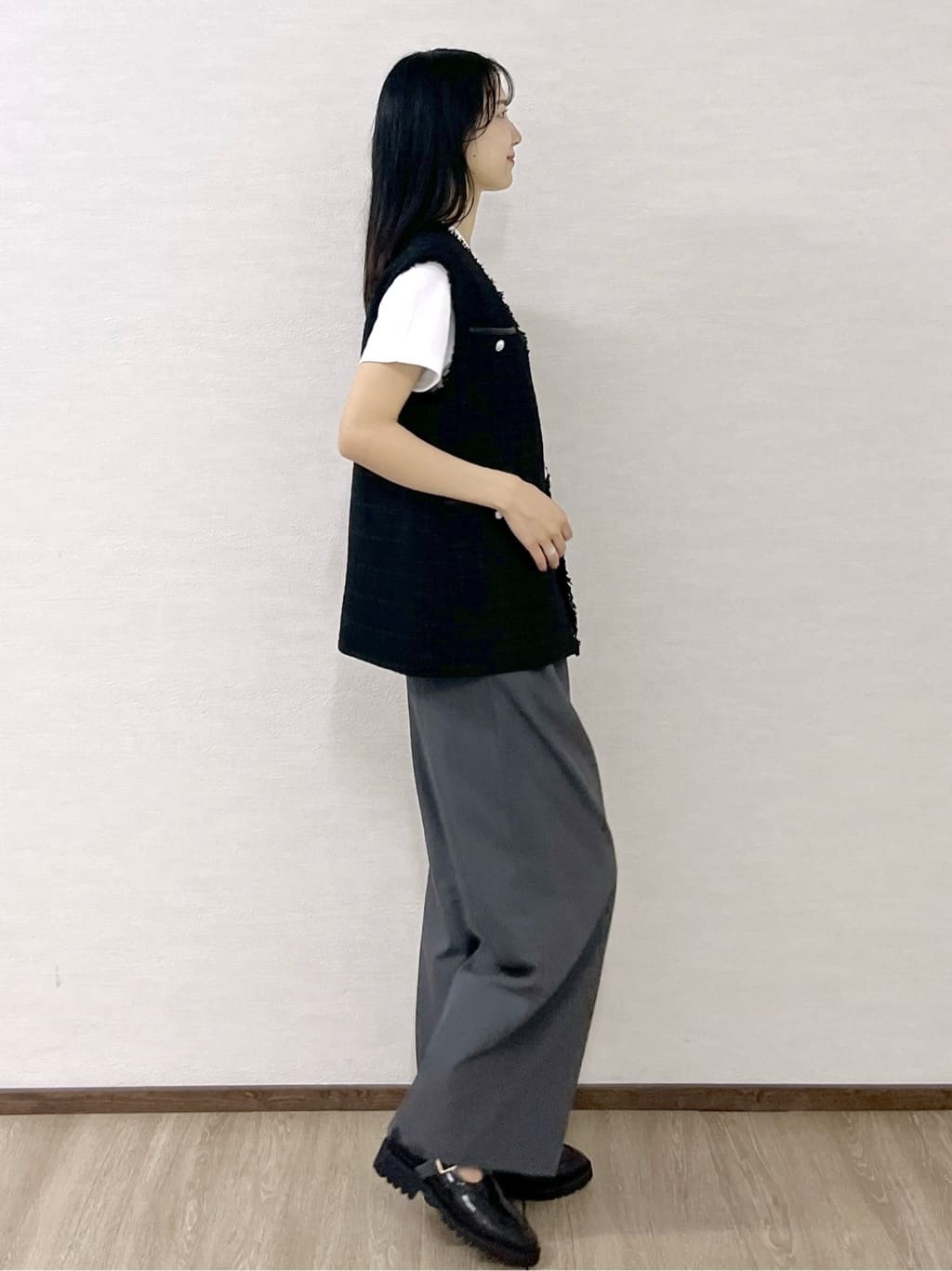 sachikoさんの「OPAQUE.CLIP｜ツイードVネックベスト【洗濯機OK】」を使ったコーディネート