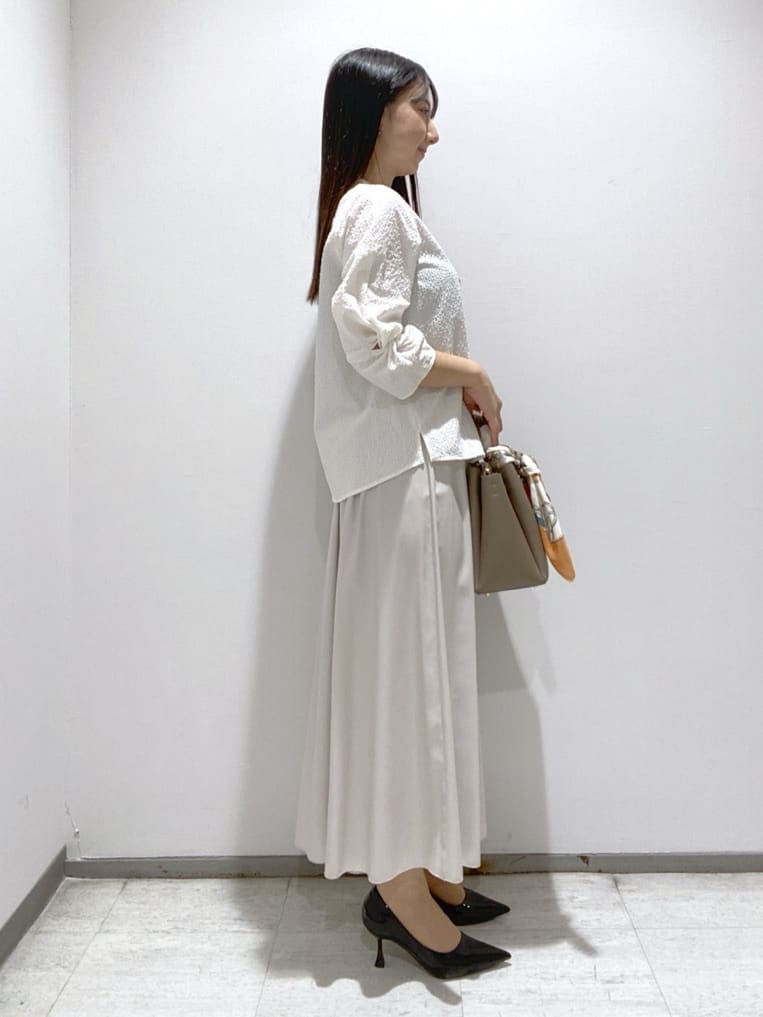 meiさんの「INDIVI｜レザー調ギャザースカート」を使ったコーディネート