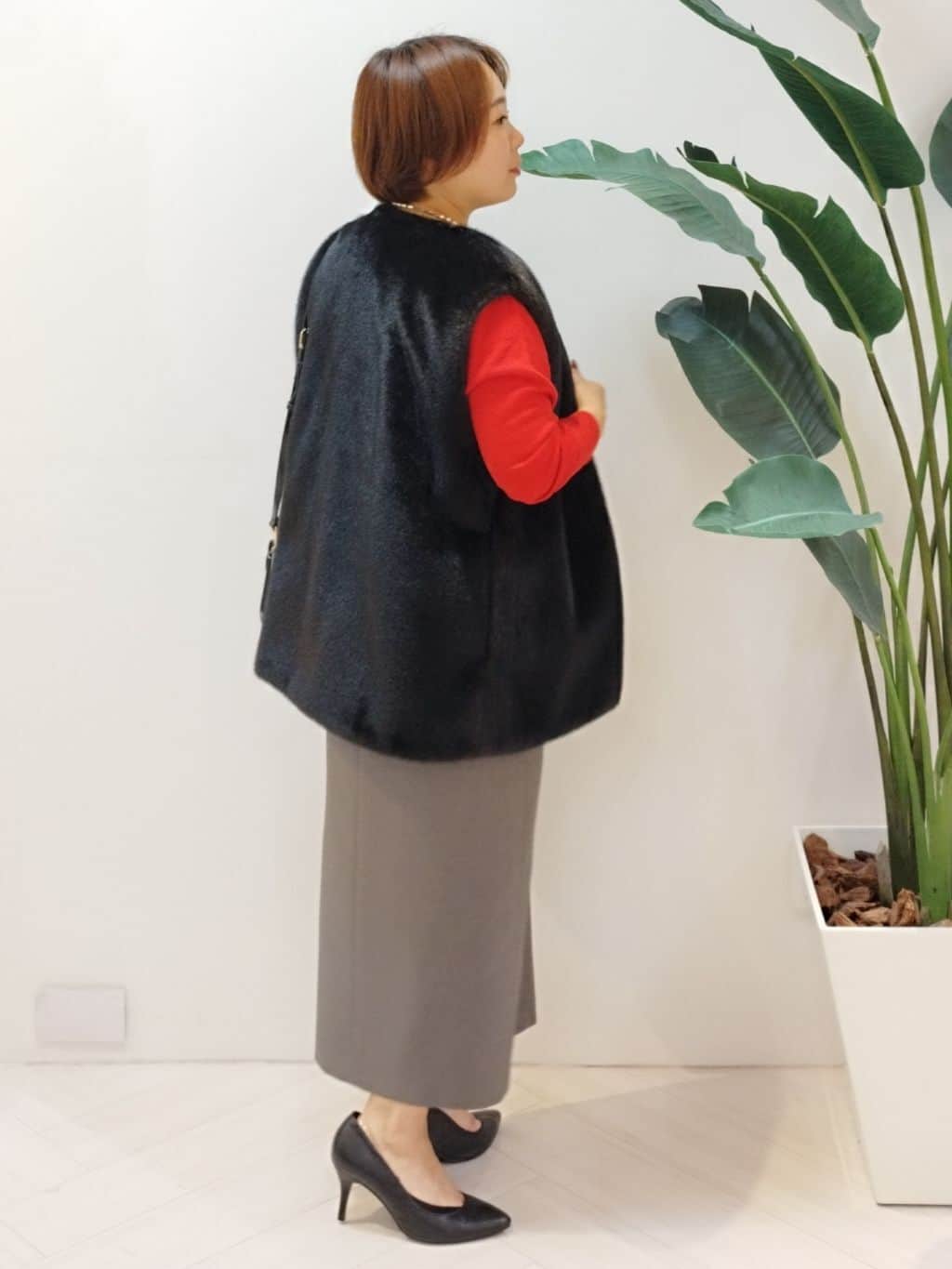 s u g iさんの「UNTITLED｜【8色展開/体型カバー】魅せるタイムレスニット」を使ったコーディネート