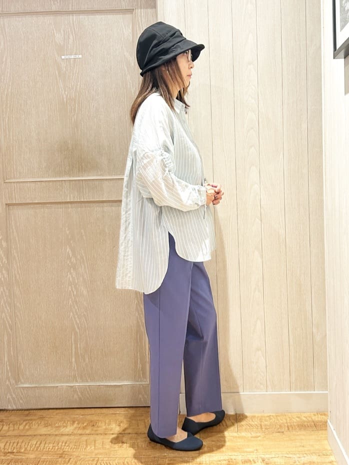 yukaさんの「SHOO･LA･RUE｜【S-LL】程よい透け感 ストライプ柄 お袖ギャザーデザインシャツ」を使ったコーディネート