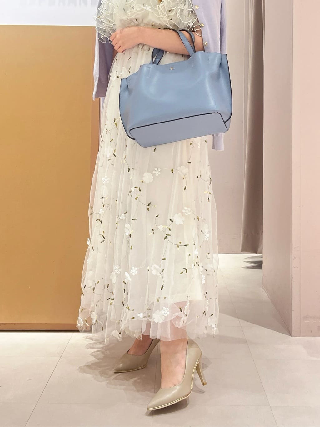 このかさんの「ESPERANZA｜【レイン対応/12時間パンプス】約8.5cm　歩きやすくて疲れにくい」を使ったコーディネート