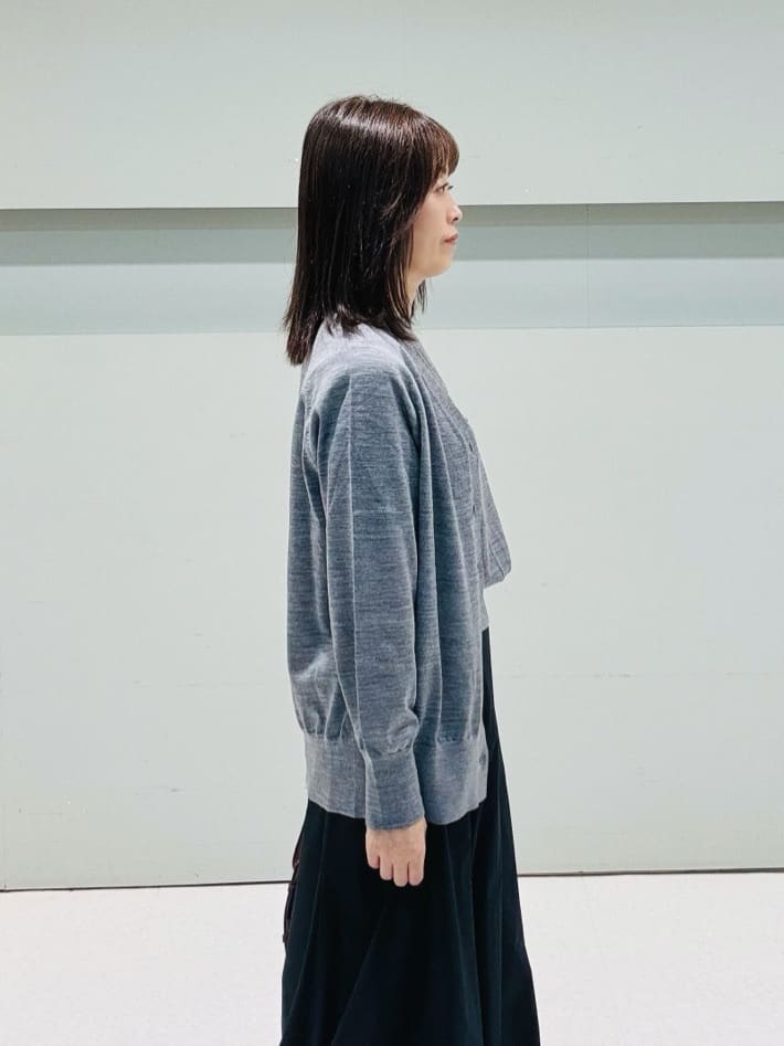 makiさんの「UNTITLED｜【アンサンブル可/洗える/Vネック】ウールシルクカーディガン」を使ったコーディネート