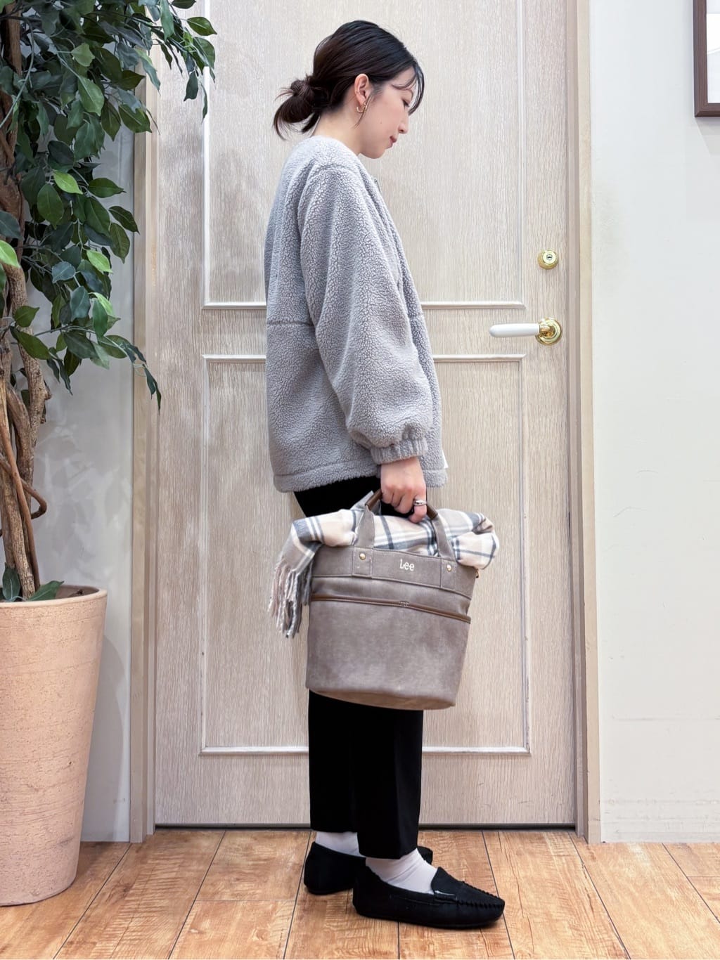 なみさんの「SHOO･LA･RUE｜【高レビュー/洗濯機可/SS-LL】あったか裏起毛 のびのびストレッチ テーパードパンツ」を使ったコーディネート
