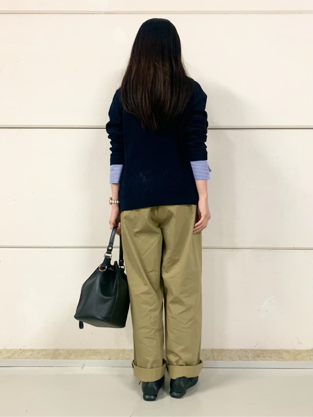 sahoさんの「THE SHOP TK｜【着るだけでコーデ完成】シャツレイヤード風 ケーブルニット」を使ったコーディネート