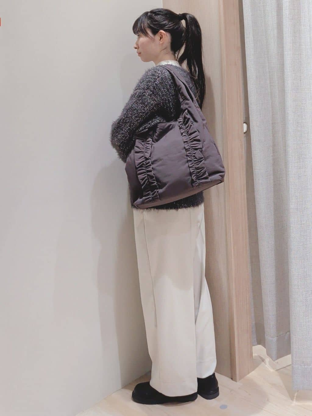 Yuiさんの「grove｜【吸湿発熱／帯電防止】ハイネックリブプルオーバー」を使ったコーディネート