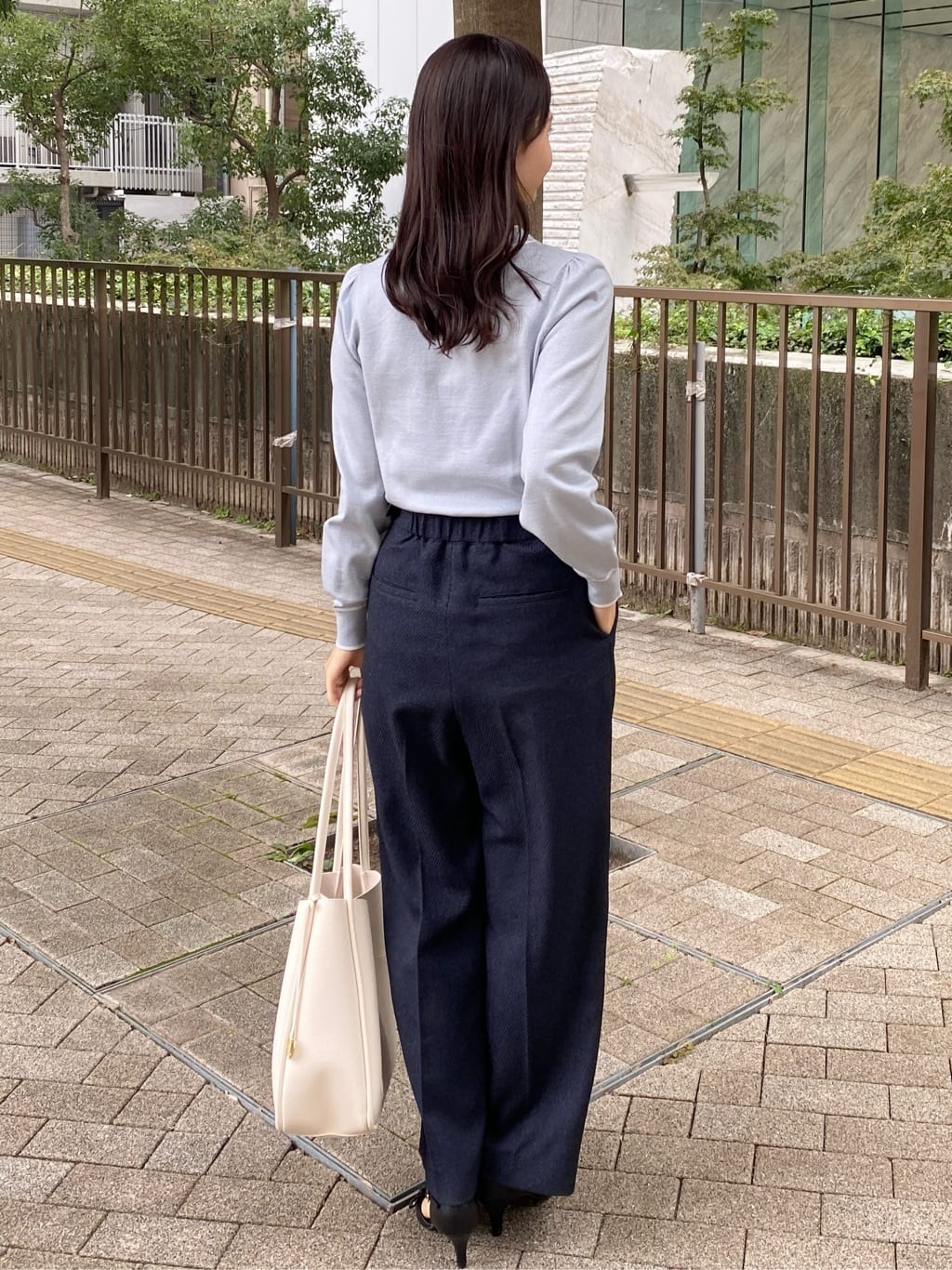 みさかさんの「index｜サイドリボンバイカラーニット【洗濯機OK】」を使ったコーディネート