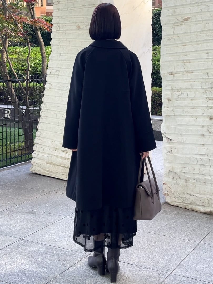 NATSUMIさんの「grove｜クラシカルな佇まい 大人のステンカラーロングコート」を使ったコーディネート