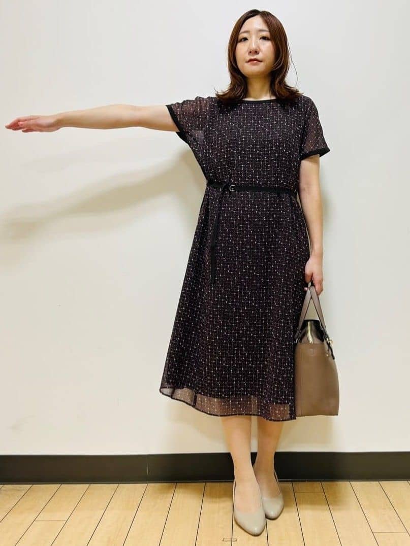 miiiさんの「Reflect｜【WEB先行カラーあり／マシンウォッシュ可／ナローベルト付き】オフボディツイードチェックワンピース」を使ったコーディネート