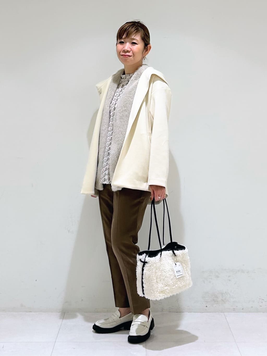 tsuyuさんの「INDIVI｜【軽羽織り】フーディーライトコート」を使ったコーディネート