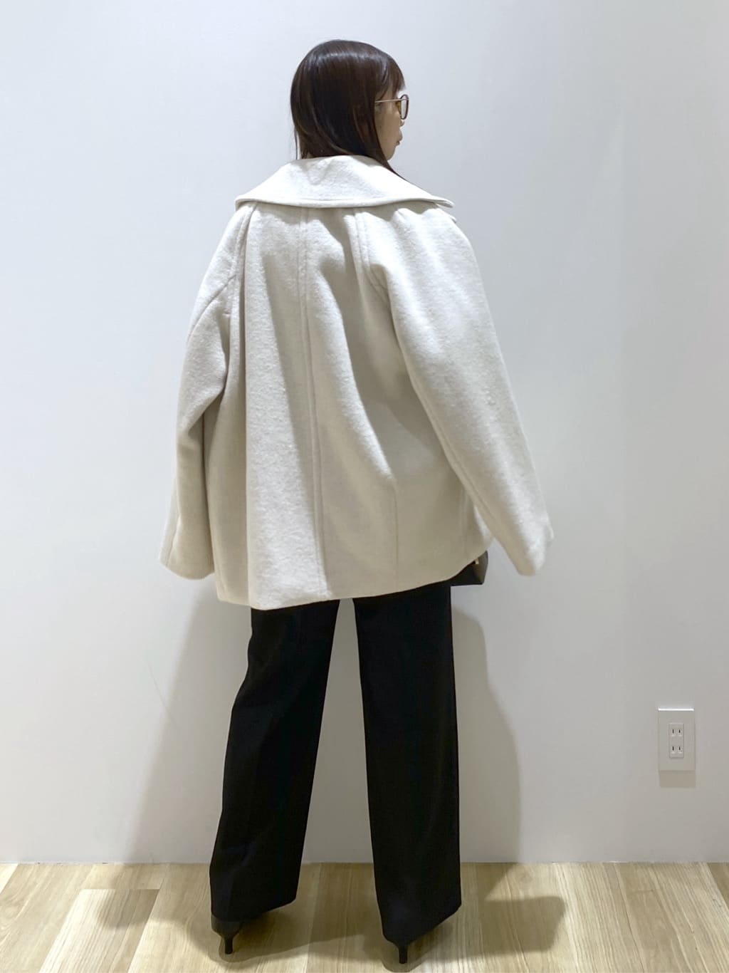 えりさんの「OPAQUE.CLIP｜カシミヤブレンドウールミドルピーコート」を使ったコーディネート
