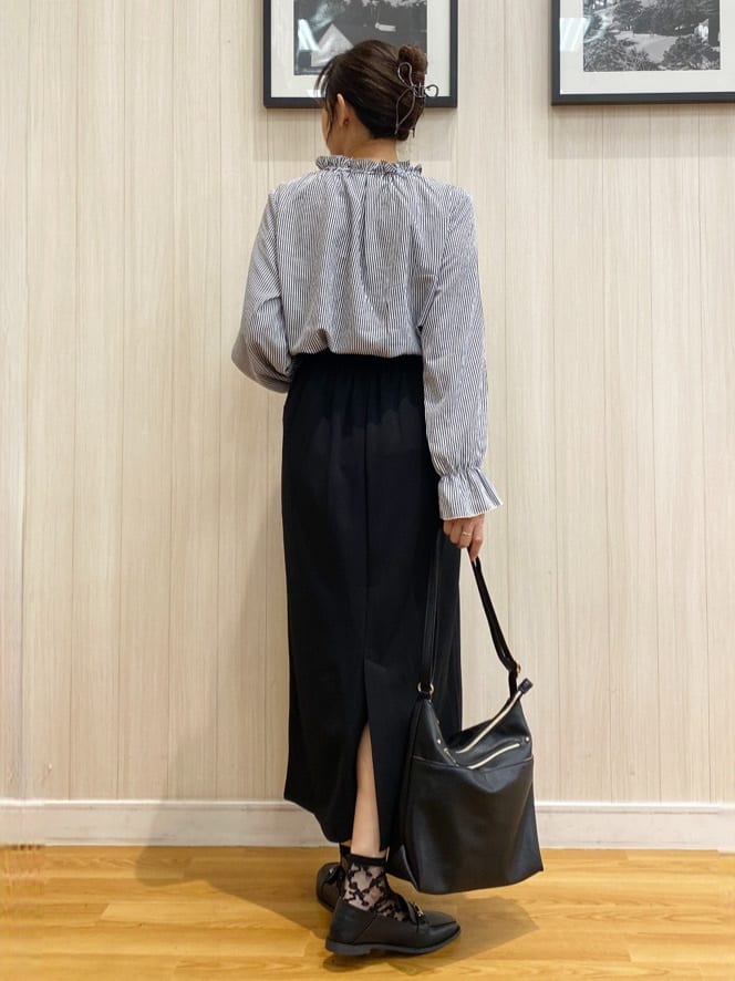 natsuさんの「SHOO･LA･RUE｜【洗濯後しわになりにくい】ポケット付き ナロースカート」を使ったコーディネート