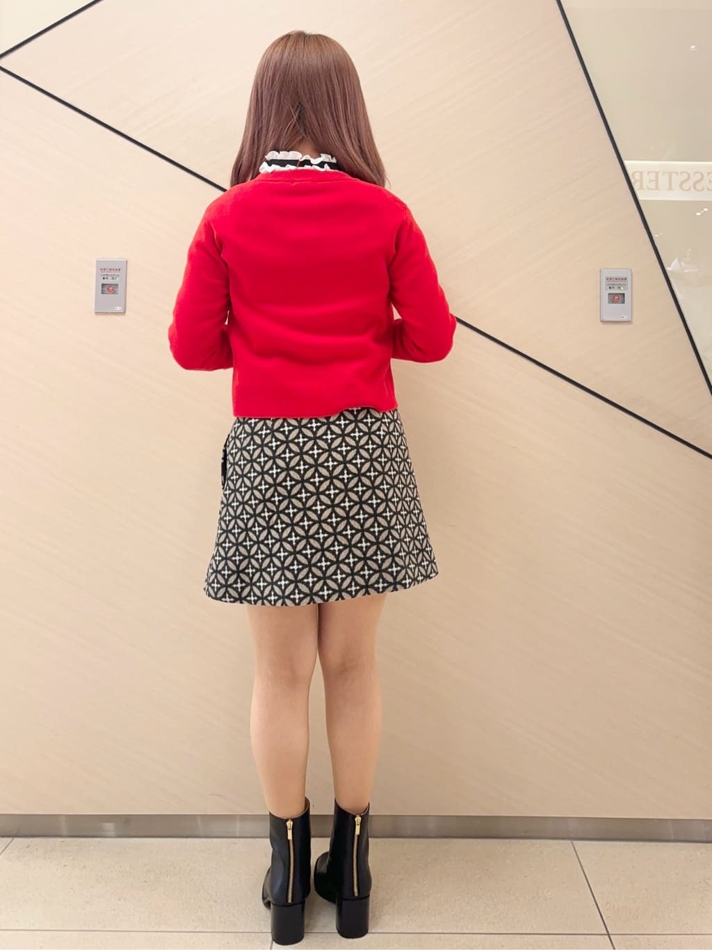 Rinaさんの「DRESSTERIOR｜◆オーバーラップジャカードミニスカート」を使ったコーディネート