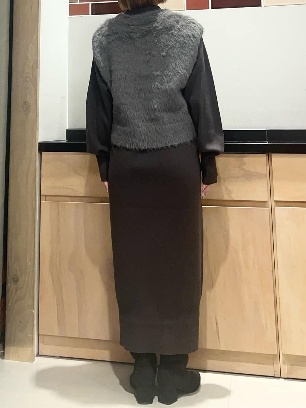 かのさんの「THE SHOP TK｜優秀ふわふわベスト＆ニットワンピース【毛玉になりにくい/静電気防止/洗える】」を使ったコーディネート