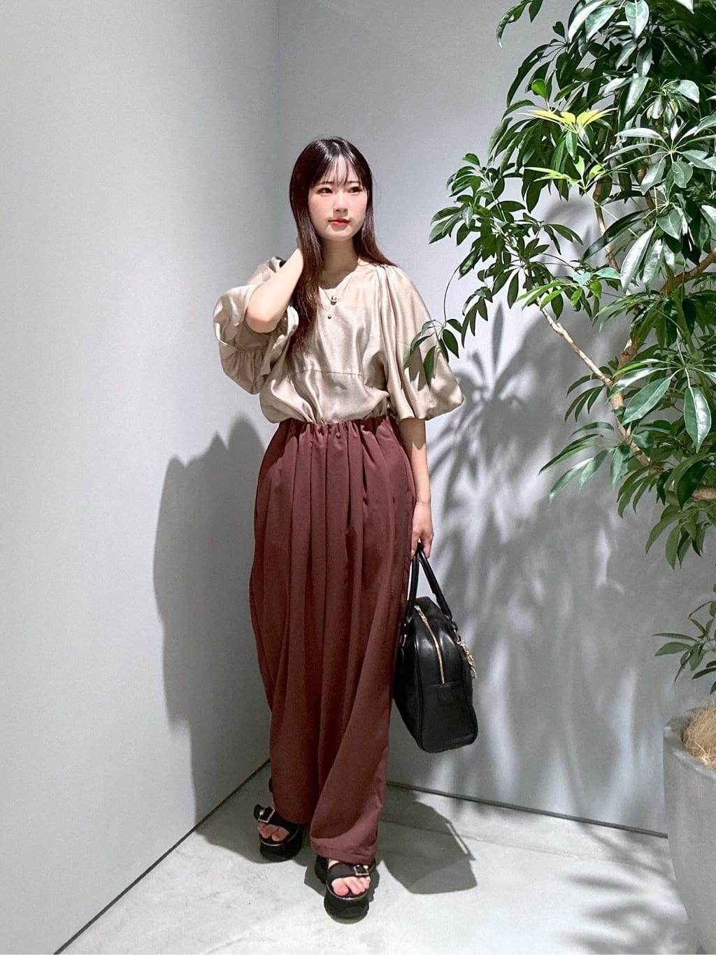 Renoさんの「INDIVI｜ボリュームスリーブブラウス」を使ったコーディネート