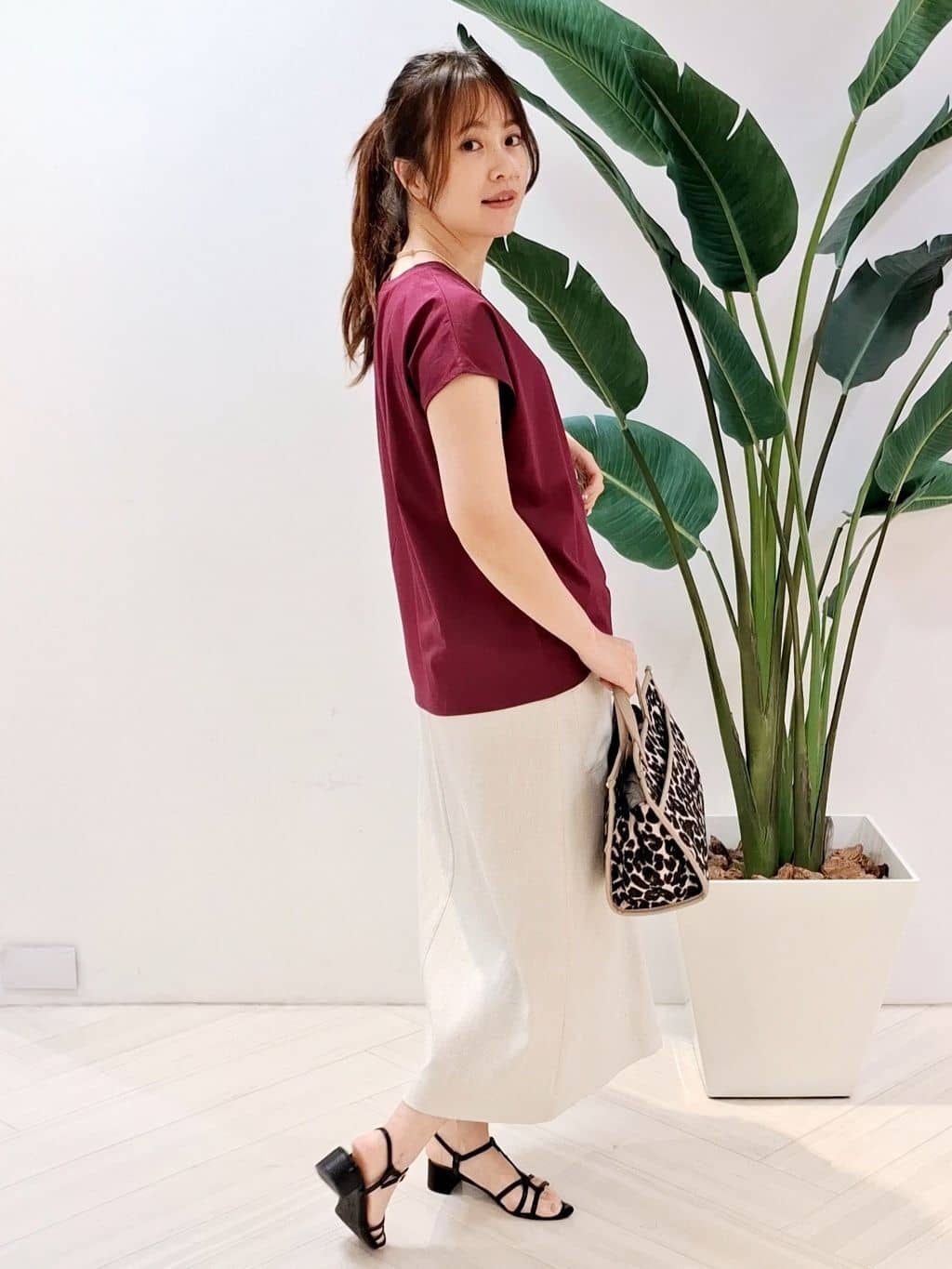 YuKaRiさんの「UNTITLED｜【洗える/Tシャツ】ツイストプルオーバー」を使ったコーディネート