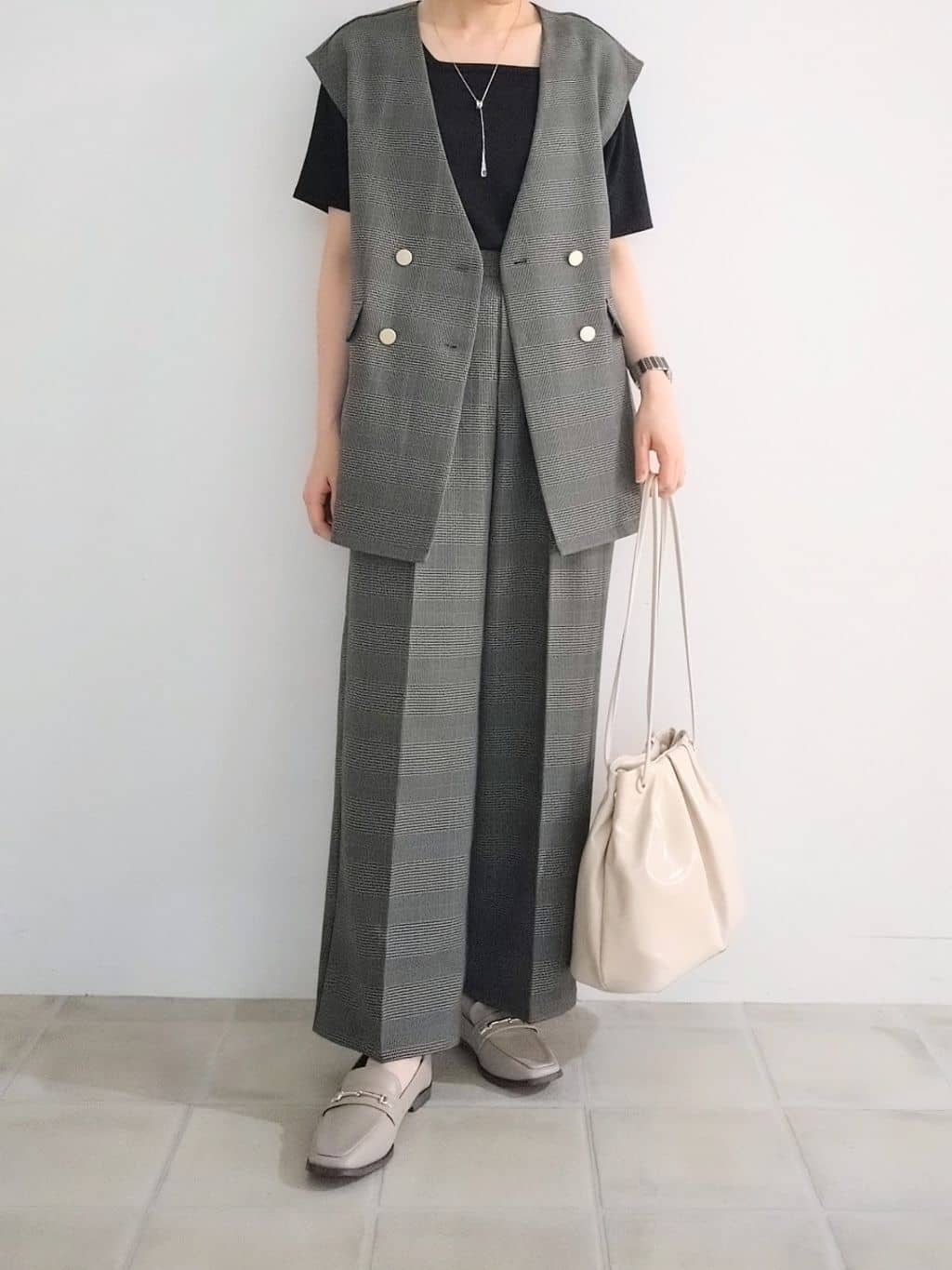 miomioさんの「SHOO･LA･RUE｜【S-LL/ひんやり/前後2WAY】シンプルだから使いやすい テレコTシャツ」を使ったコーディネート