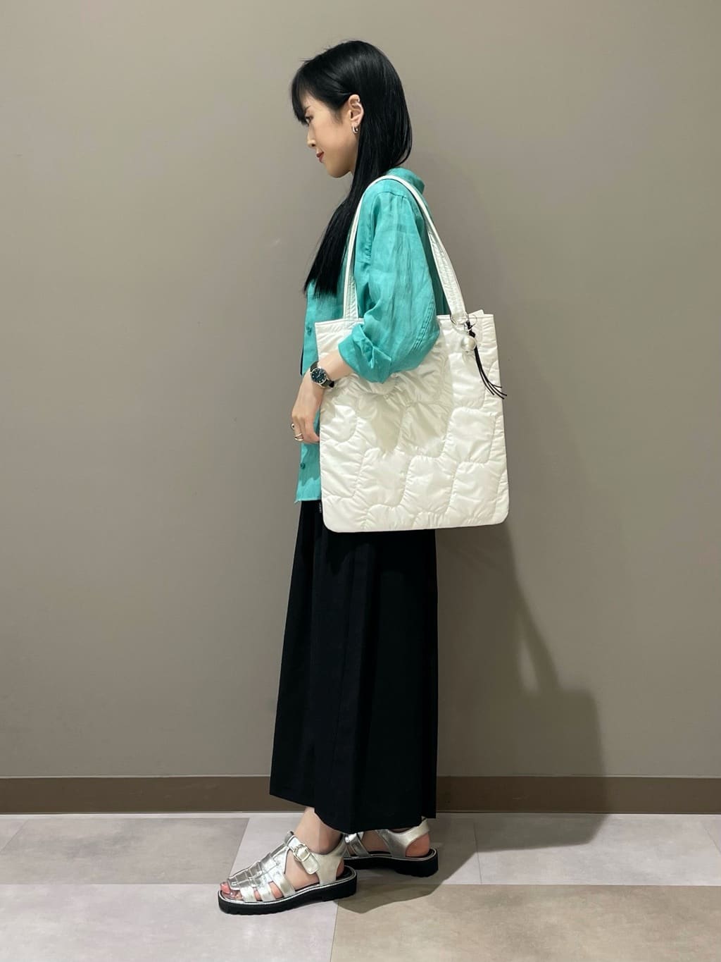 KEIKOさんの「INDIVI｜【クールエアー素材／UVケア／吸汗速乾】エアリータックブラウス」を使ったコーディネート