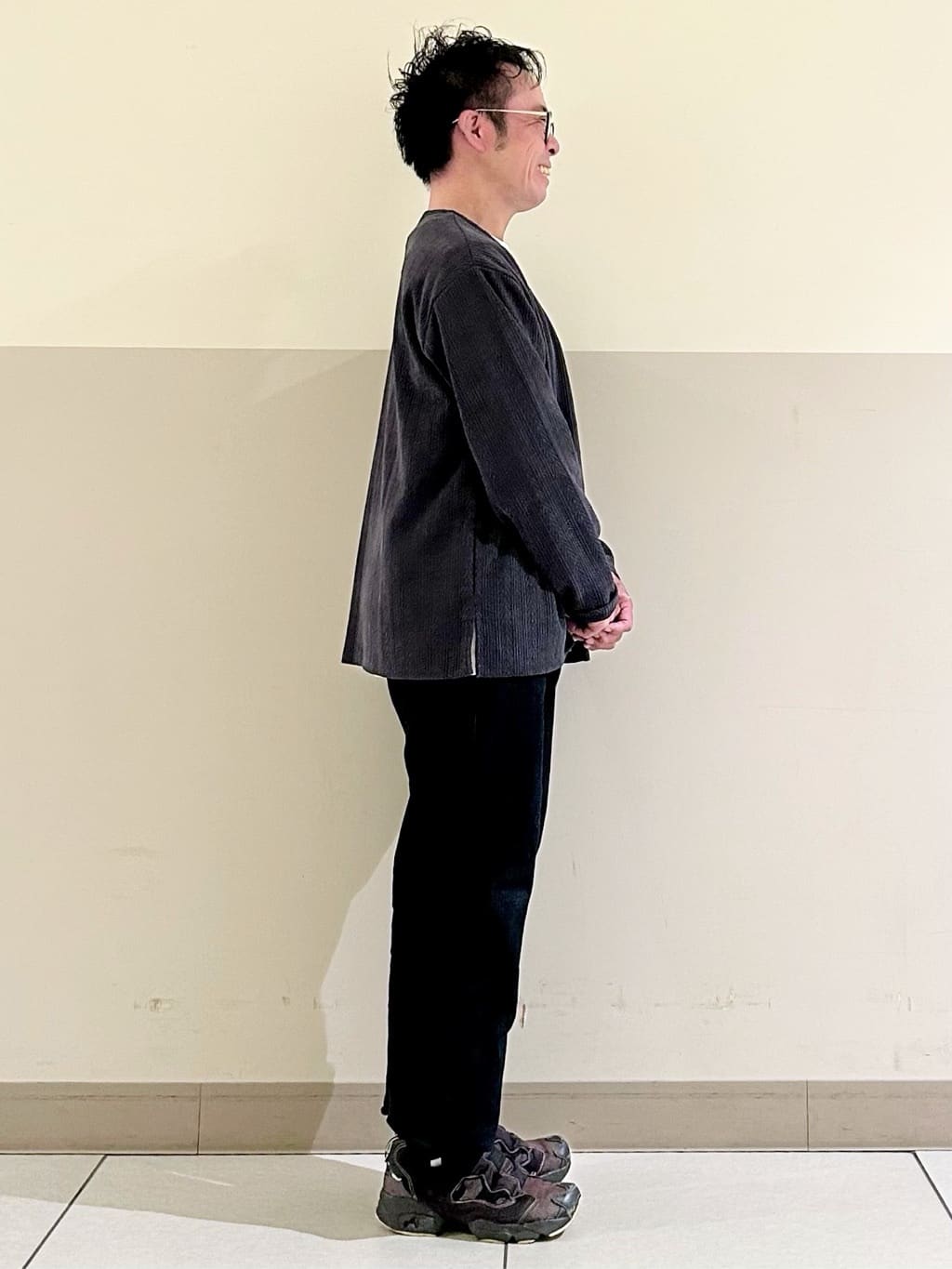 KENJI Iさんの「THE SHOP TK｜【セットでお買い得！】モールニットカーディガン＋長袖Tシャツ　洗濯機OK/吸水速乾・毛玉になりにくい」を使ったコーディネート