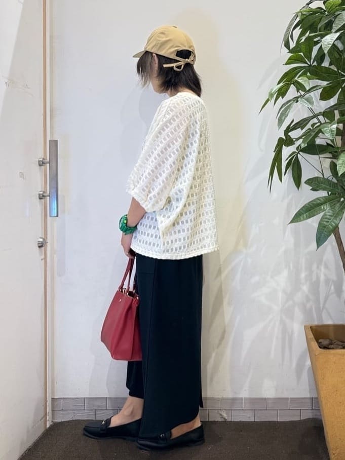 misakiさんの「SHOO･LA･RUE｜【S-LL】涼やかで好印象 シアーチェック ドルマントップス」を使ったコーディネート