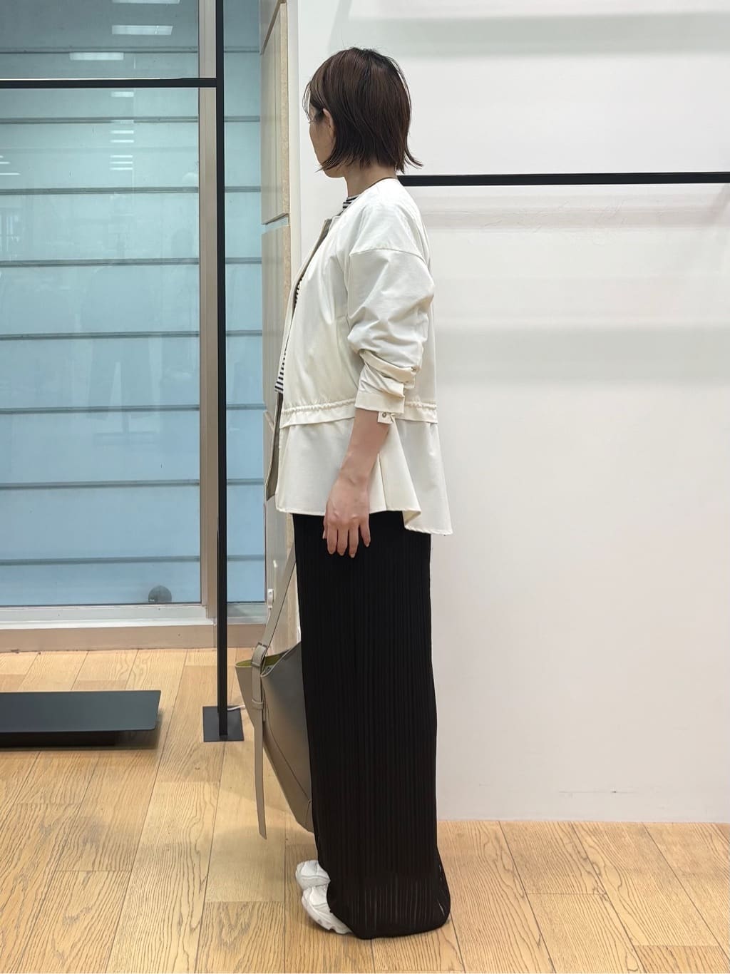 asamiさんの「INDIVI｜【UVケア／吸汗速乾】凹凸素材ねじり袖トップス」を使ったコーディネート