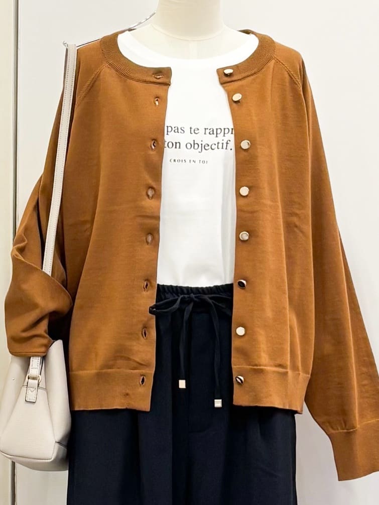 yukariさんの「grove｜【UVカット】ロゴアソートベーシックロンT」を使ったコーディネート