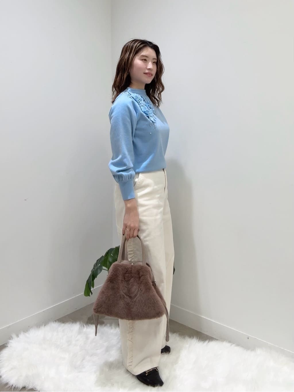 Suma Una本部スタッフさんの「SunaUna｜◆【洗える】ケミカルレースニット」を使ったコーディネート