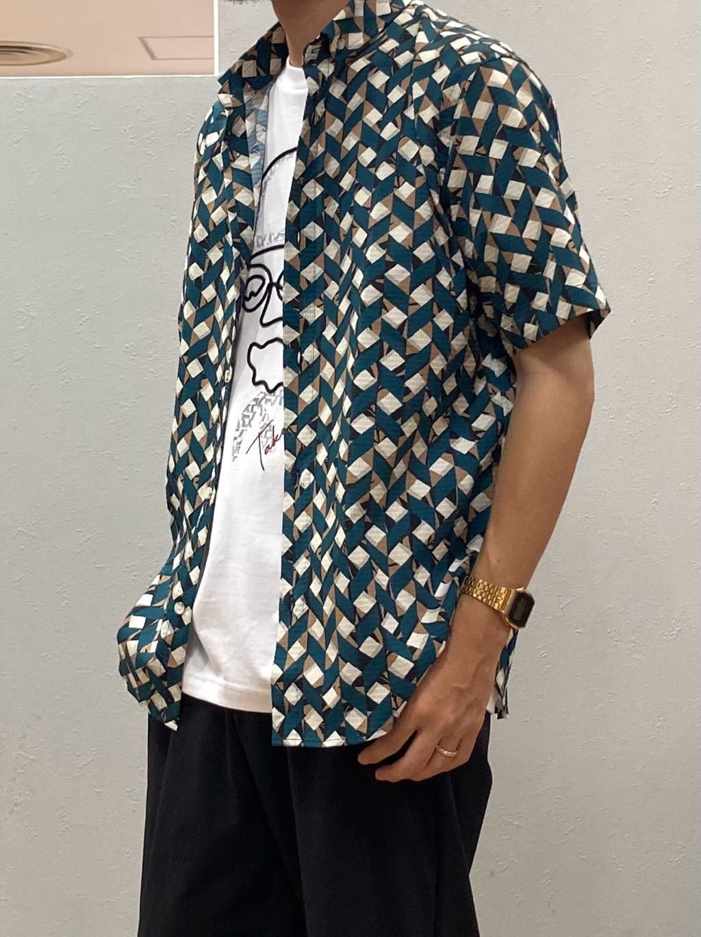 シュンさんの「TAKEO KIKUCHI｜【COOL CITY WEAR】籠目アート柄 サッカーシャツ /通気性」を使ったコーディネート