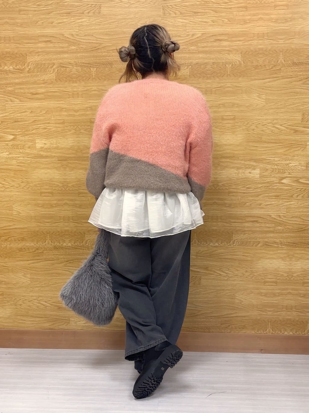 ぁむさんの「SHOO･LA･RUE｜裾フリルレイヤードトップス」を使ったコーディネート
