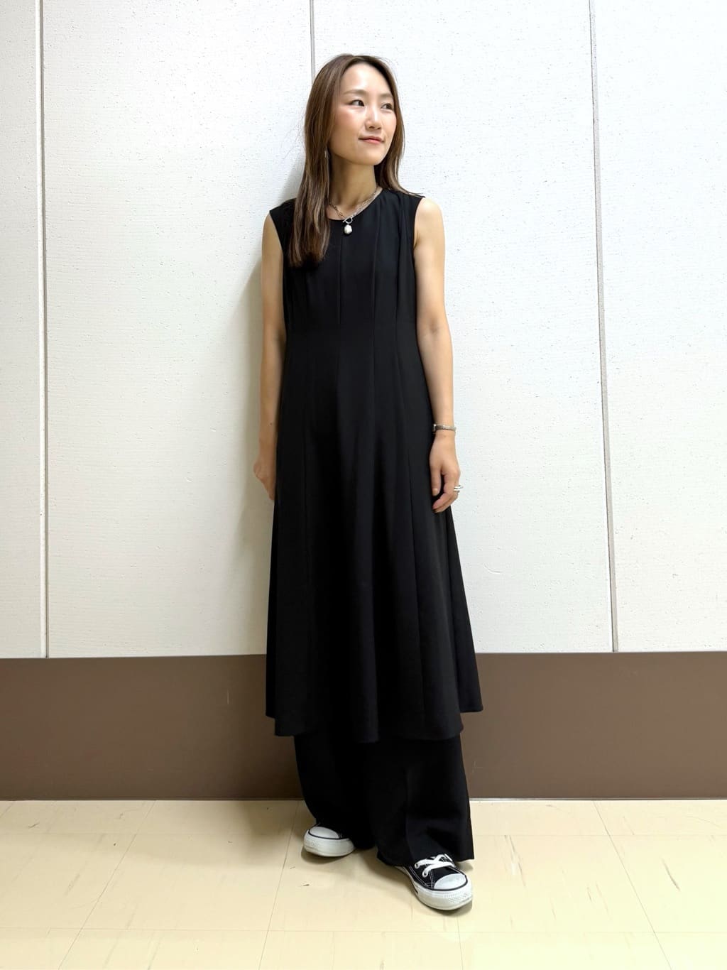 mamiさんの「INDIVI｜【美シルエット】ノースリーブワンピース」を使ったコーディネート