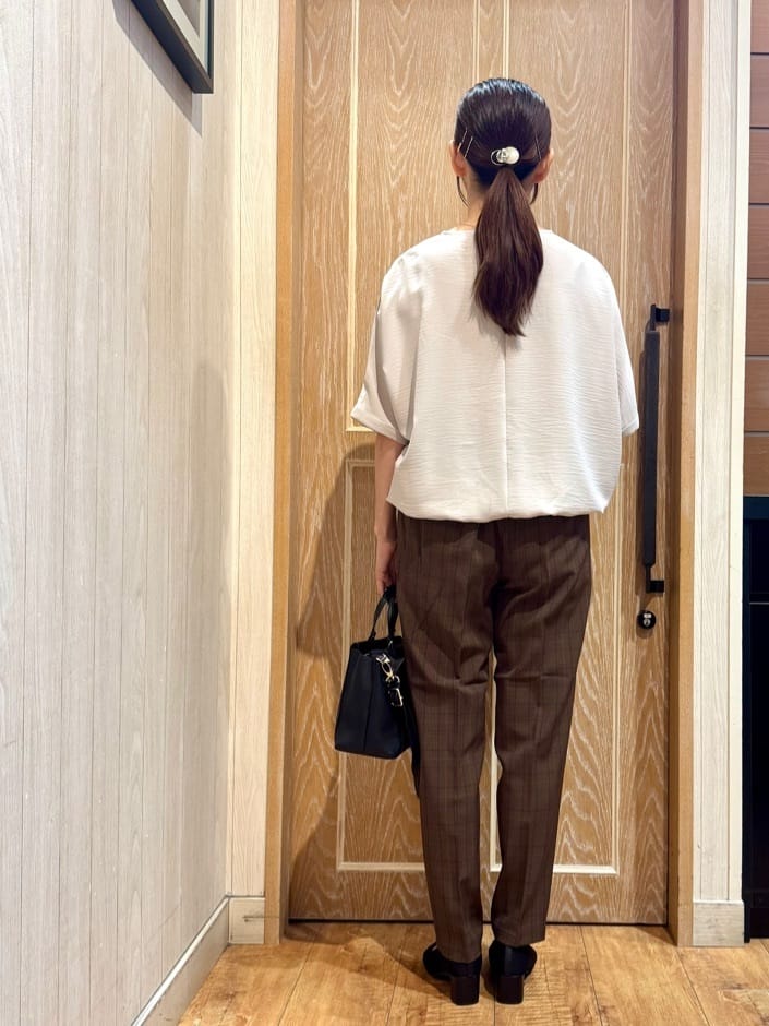 KAORIさんの「SHOO･LA･RUE｜【洗濯後しわになりにくい】さらっとタッチの 5分袖ドルマンブラウス」を使ったコーディネート