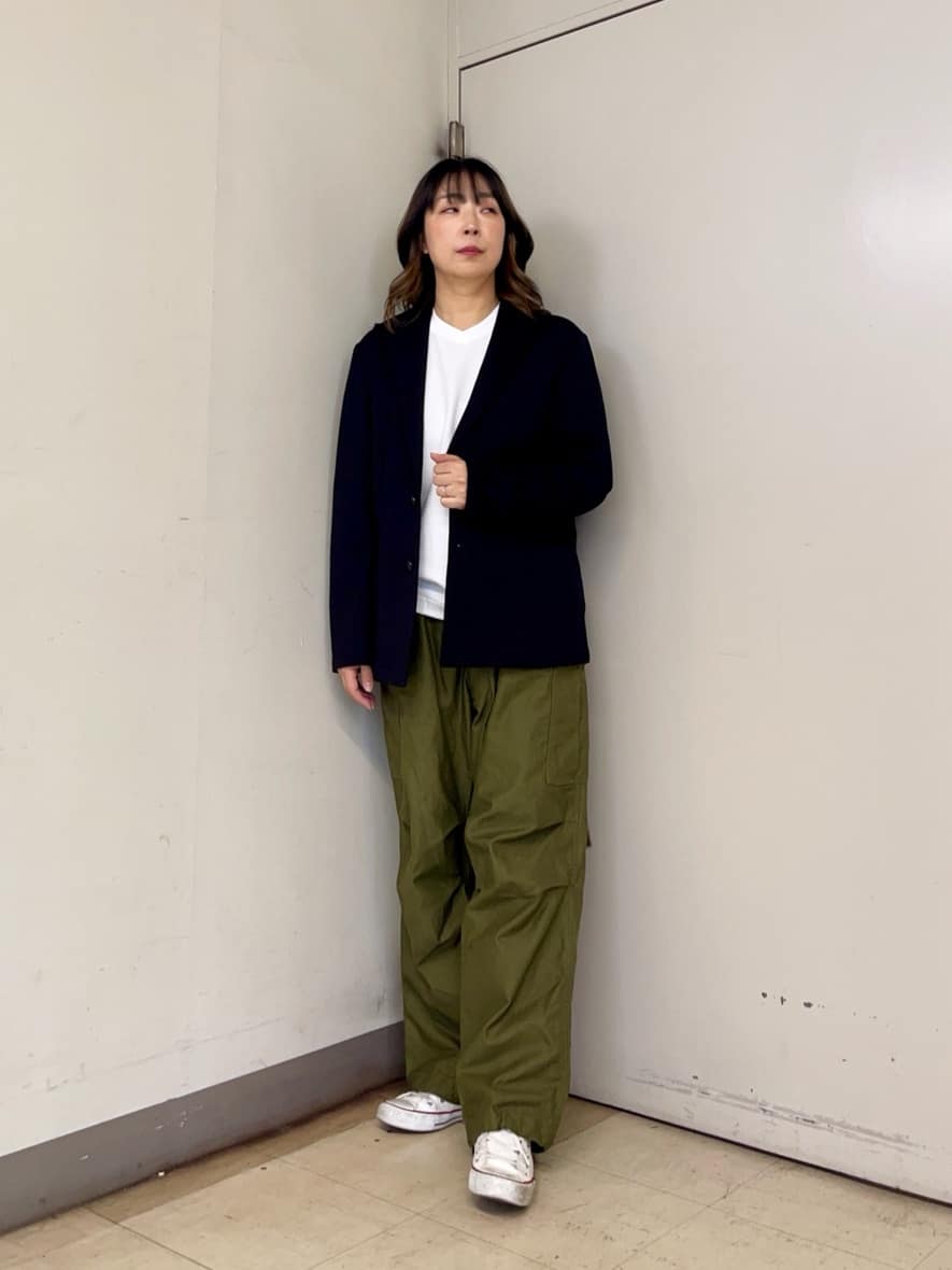 iwさんの「TAKEO KIKUCHI｜【JUST ONE LAYER】ダウンファブリック テーラード ジャケット」を使ったコーディネート