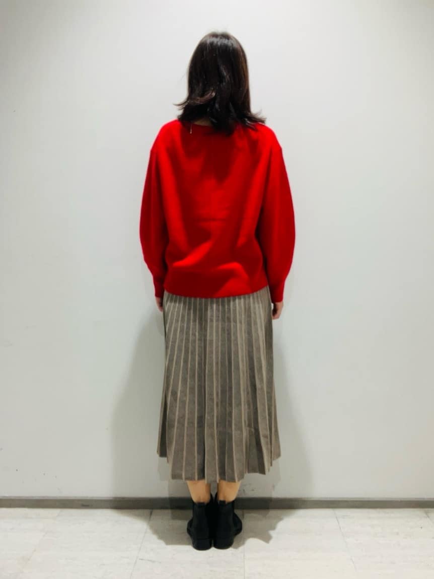 fujiさんの「INDIVI｜【洗える／カシミヤ混】ミドルゲージVネックニット」を使ったコーディネート
