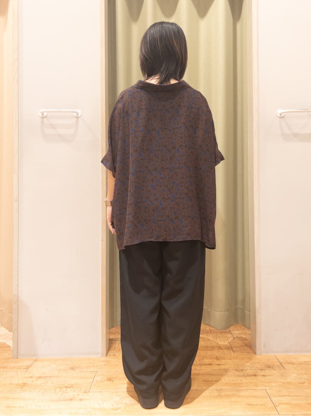Kawa-sanさんの「SHOO･LA･RUE｜【セットアップ可】さらりと軽やか 麻調ゆるカーブパンツ」を使ったコーディネート