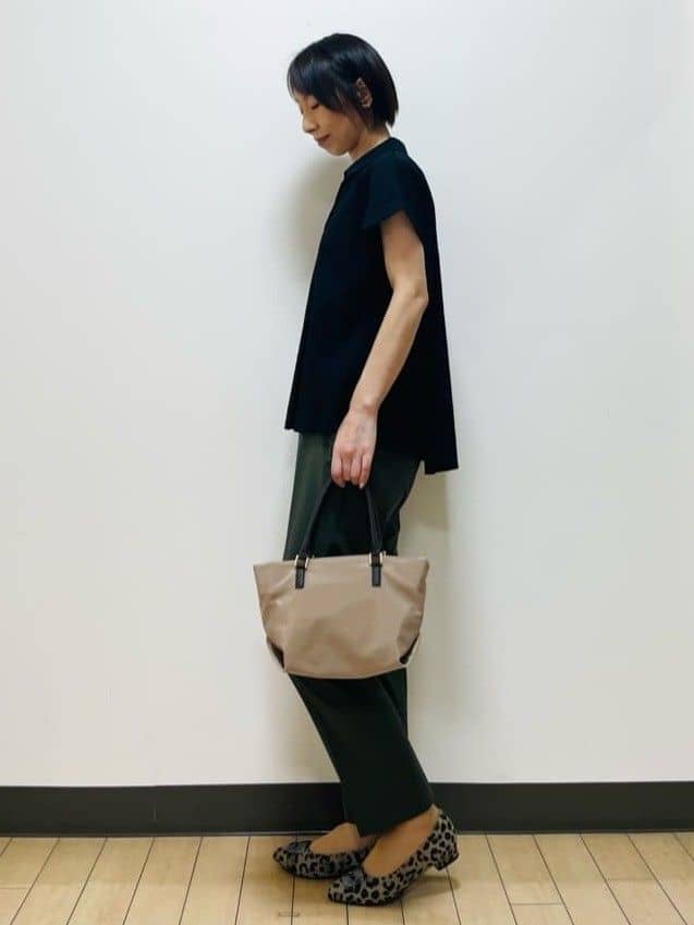 Riiさんの「Reflect｜【二の腕さりげなくカバー】シャツ衿オフボディブラウス」を使ったコーディネート