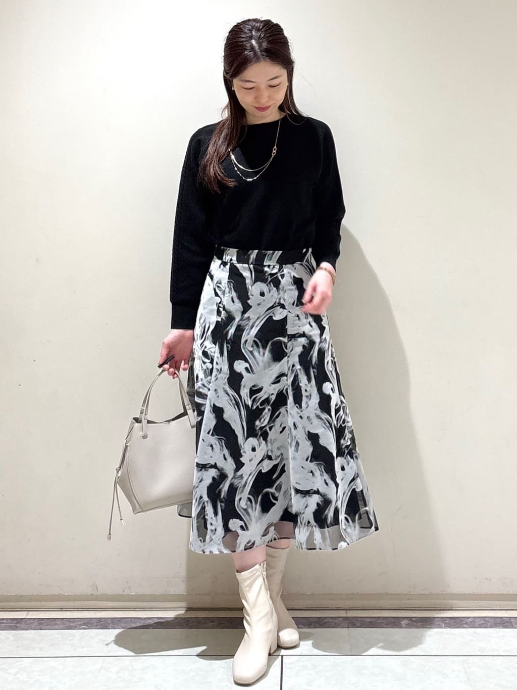 sakiさんの「COUP DE CHANCE｜【手洗い可／日本製】フラワー柄プリントスカート」を使ったコーディネート