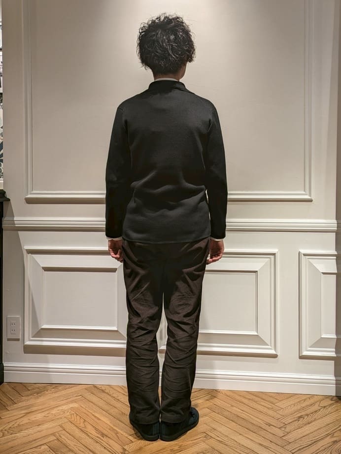 橋本さんの「DRESSTERIOR｜ストレッチポンチ フーディ」を使ったコーディネート