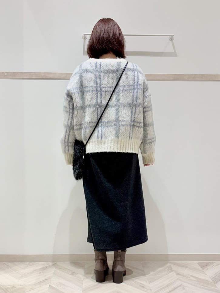 c_h_i_k_aさんの「SHOO･LA･RUE｜【S-LL】女性らしさ漂う ふわふわチェック柄ニット」を使ったコーディネート