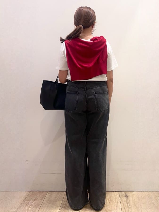 Ririさんの「index｜スパンコール刺繍ロゴTシャツ【洗濯機洗い可／接触冷感／UVケア】」を使ったコーディネート