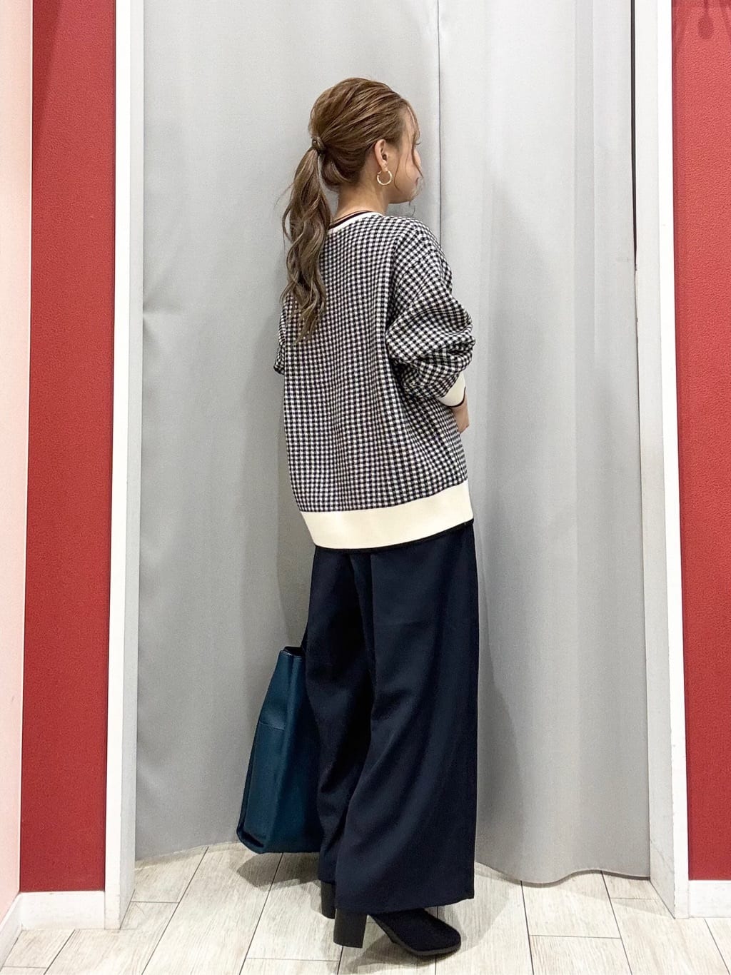 shioさんの「SHOO･LA･RUE｜【S-LL/2点セット】脚のラインを拾いにくい ベルト付きタックスカーチョパンツ」を使ったコーディネート